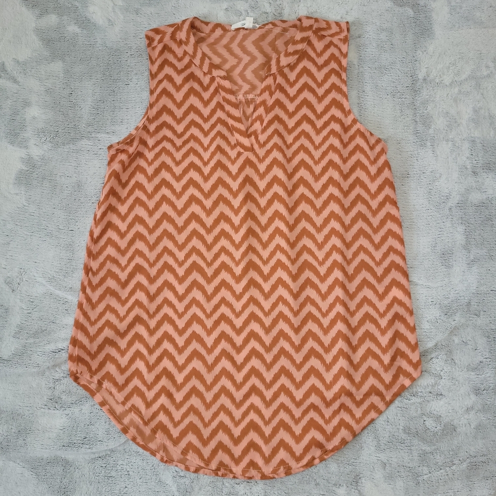 Maurices Womens XS Pink Animal Chevron Print Sleeveless Pink Top Blouse Shirt